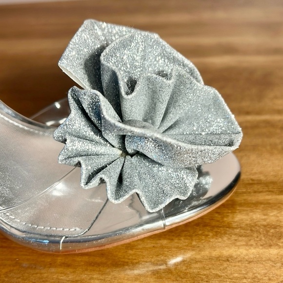 Marc Fisher Silver Women's Heels - Picture 4 of 12